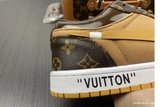 WHITE-LouiV (WITH JORDAN -LouiV CASE) Top O-W AIR 1 Low 0523